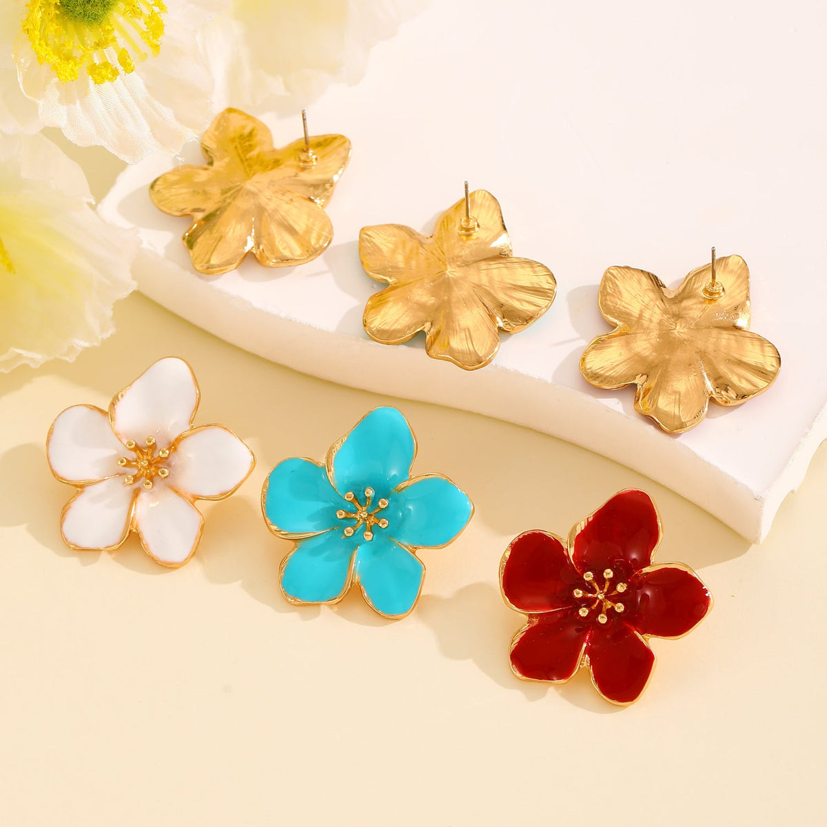 Aretes de flor cinco pétalos con esmalte colorido - 3