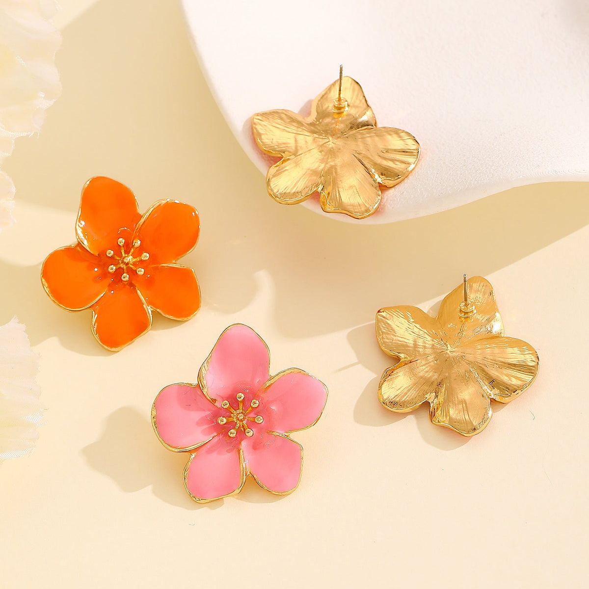 Aretes de flor cinco pétalos con esmalte colorido - 4