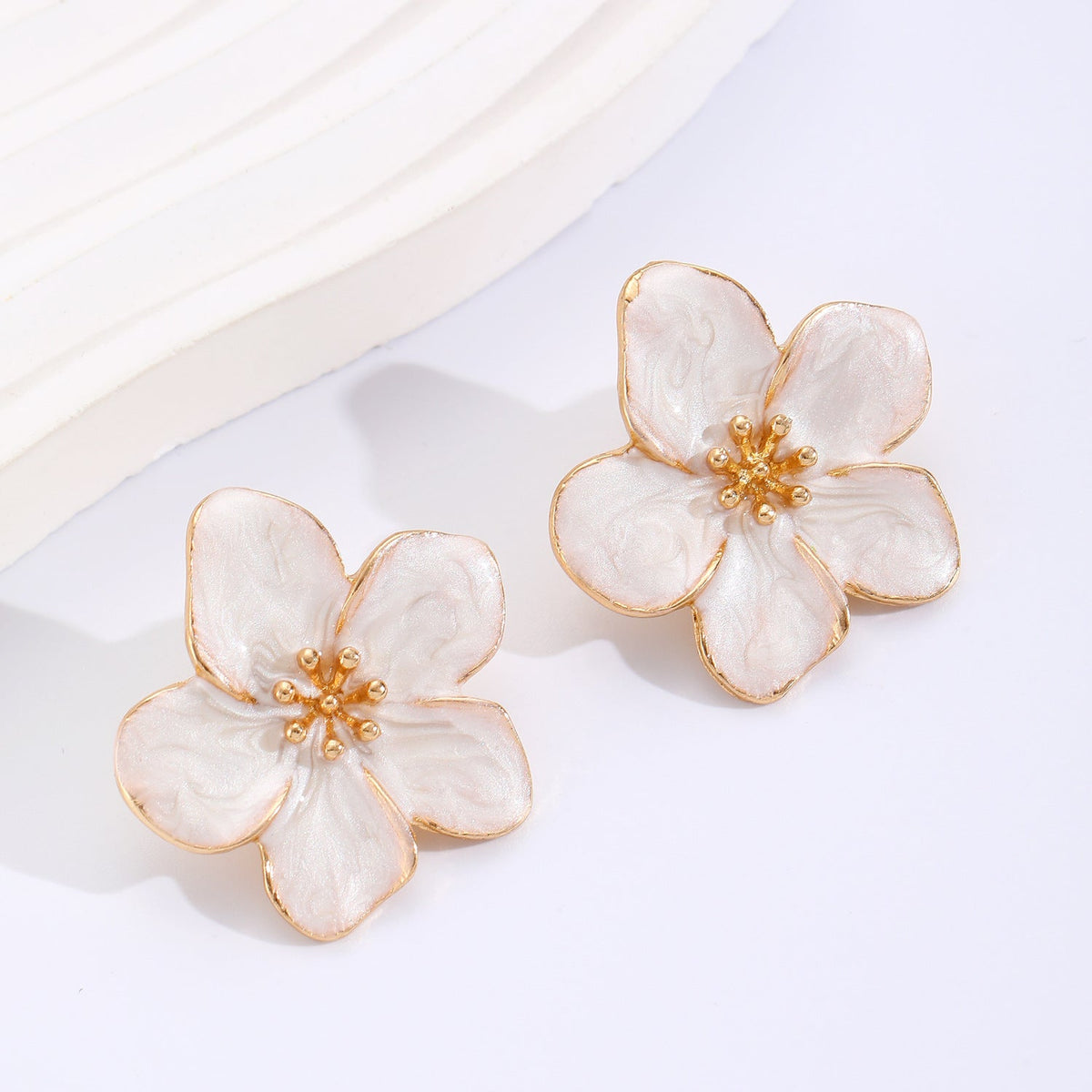 Aretes de flor cinco pétalos con esmalte colorido - 7