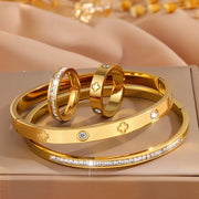 Set de 4 Piezas Pulseras y Anillos con Circones Dorado - 1