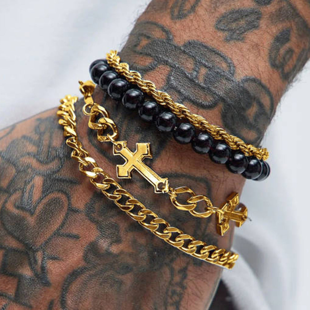 Set 4 Pulseras Hip Hop con Cruz y Cuentas Unisex - 1