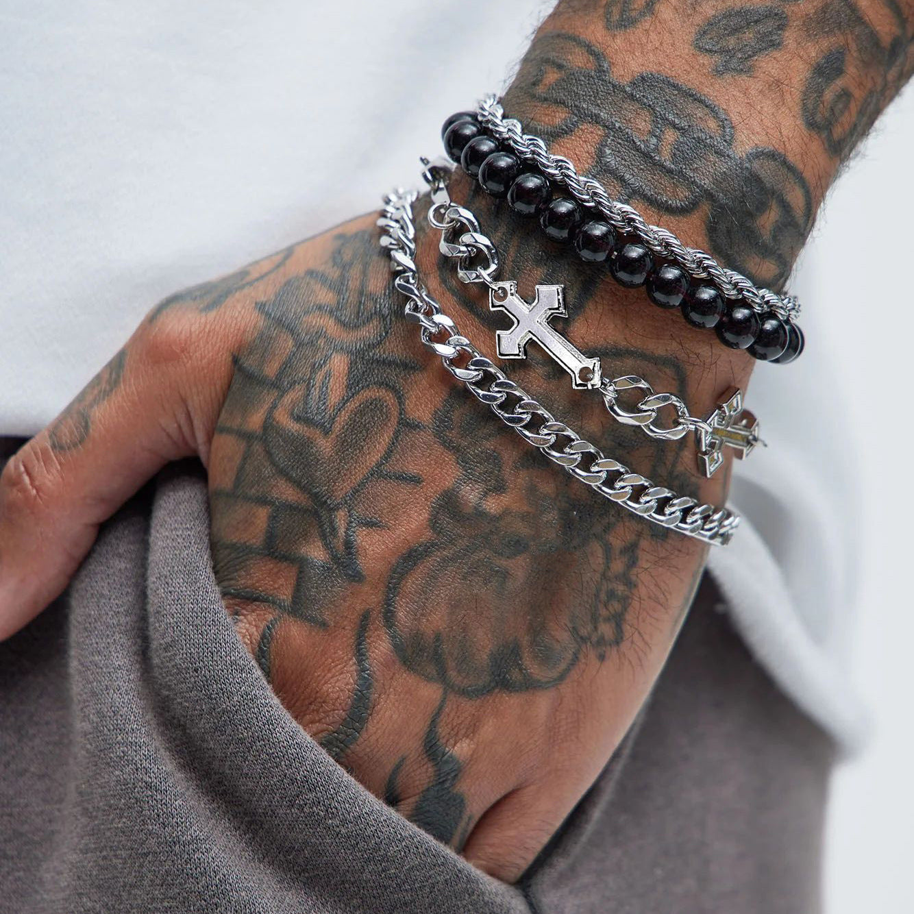 Set 4 Pulseras Hip Hop con Cruz y Cuentas Unisex - 7