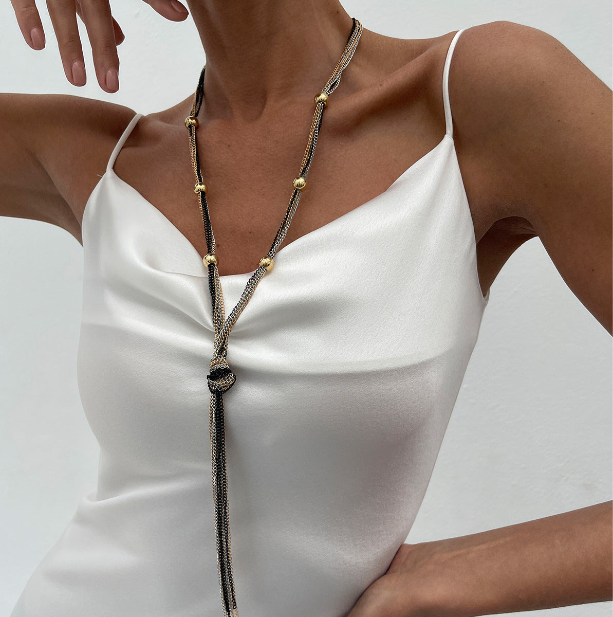 Collar con flecos metálicos estilo minimalista - 15