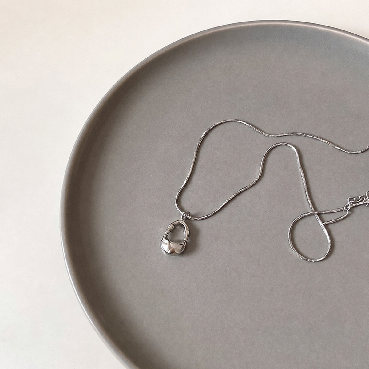 Collar colgante gota de agua minimalista para mujer