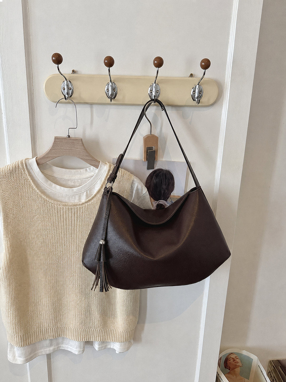 Bolsa de Hombro Estilo Dumplin para Mujer – Café, Negra o Blanca - 15