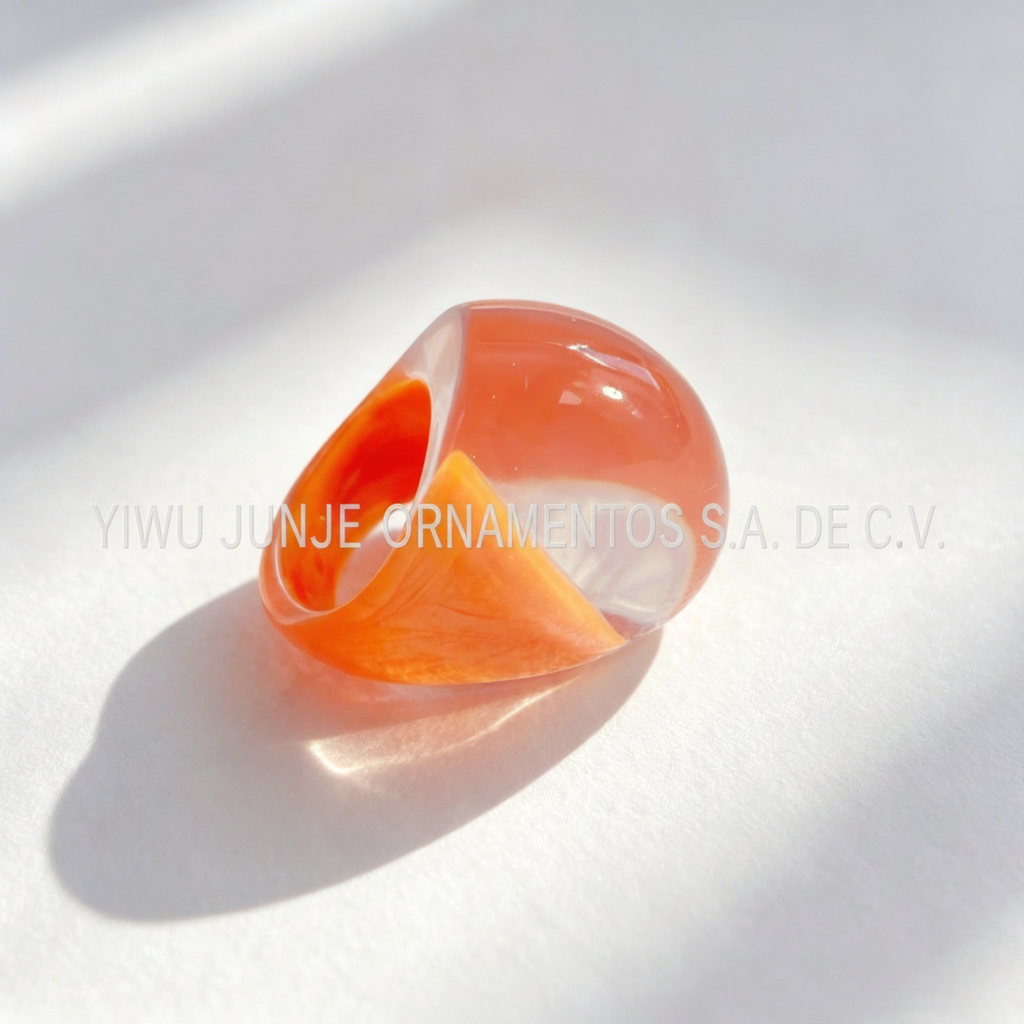 Anillo de resina ancho degradado estilo oversize mujer