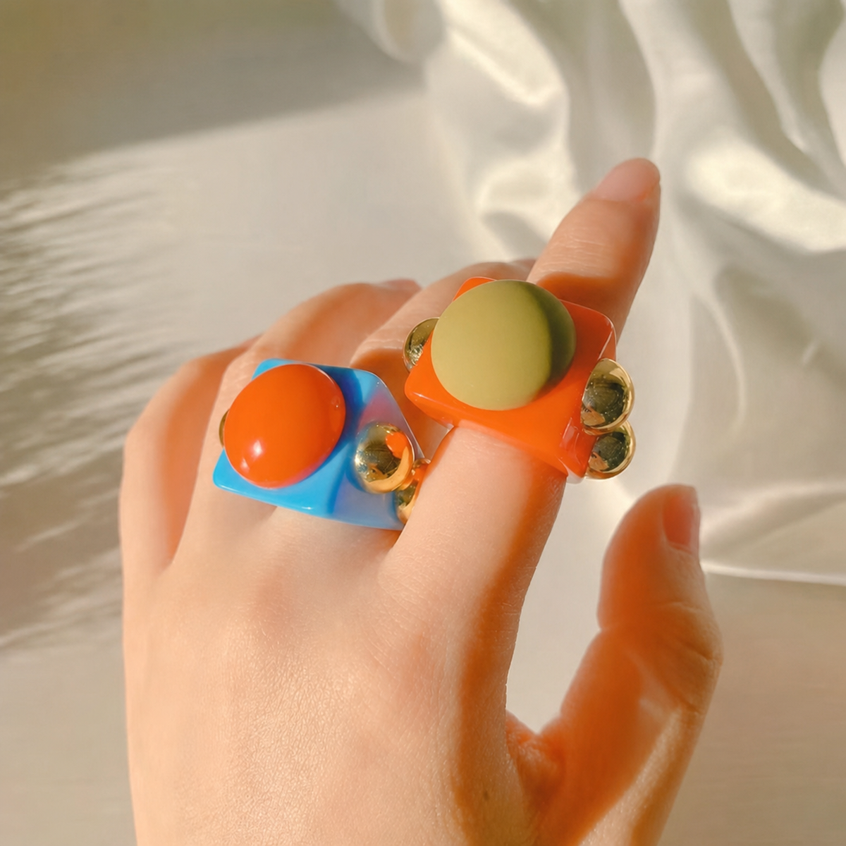 Anillo Cuadrado de Resina con Zirconia Colores Vibrantes - 12