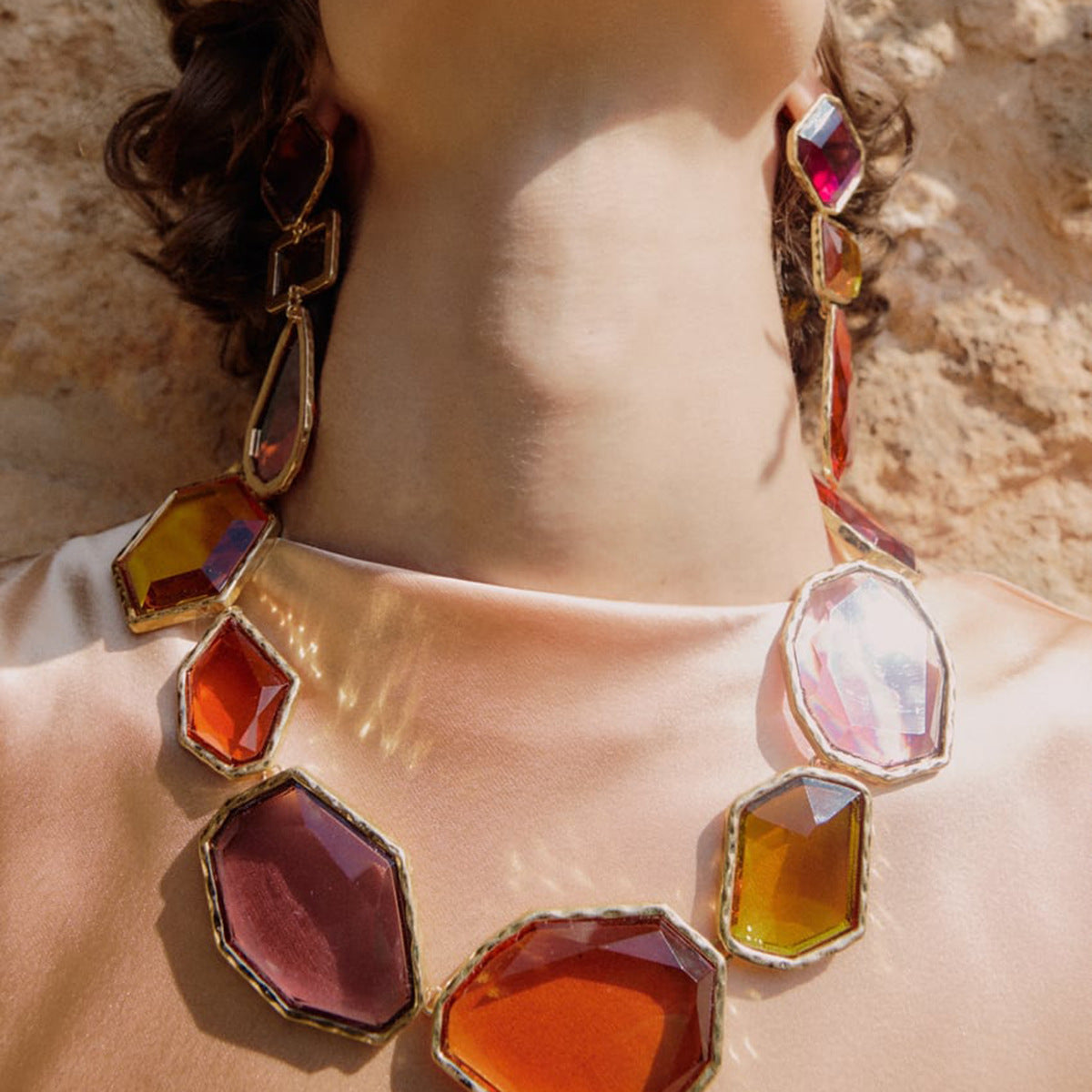 Collar y Aretes Geométricos de Resina Colores - 13