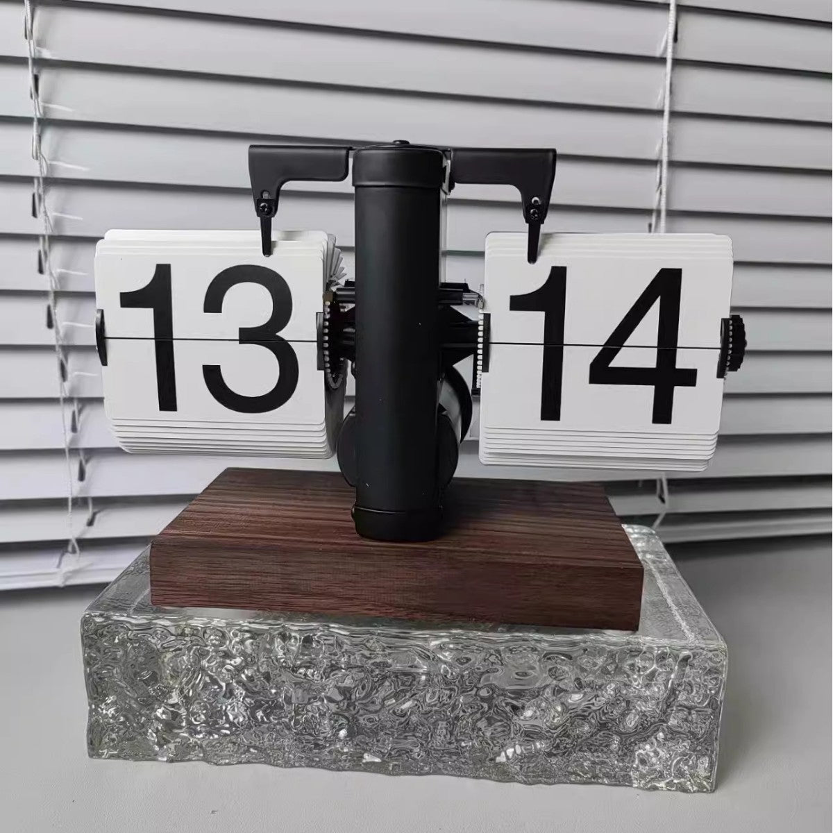 Reloj de Mesa Vintage con Hojas Giratorias - 14