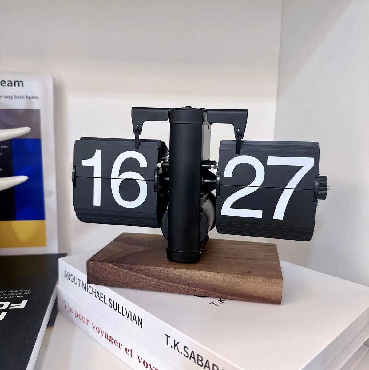 Reloj de Mesa Vintage con Hojas Giratorias