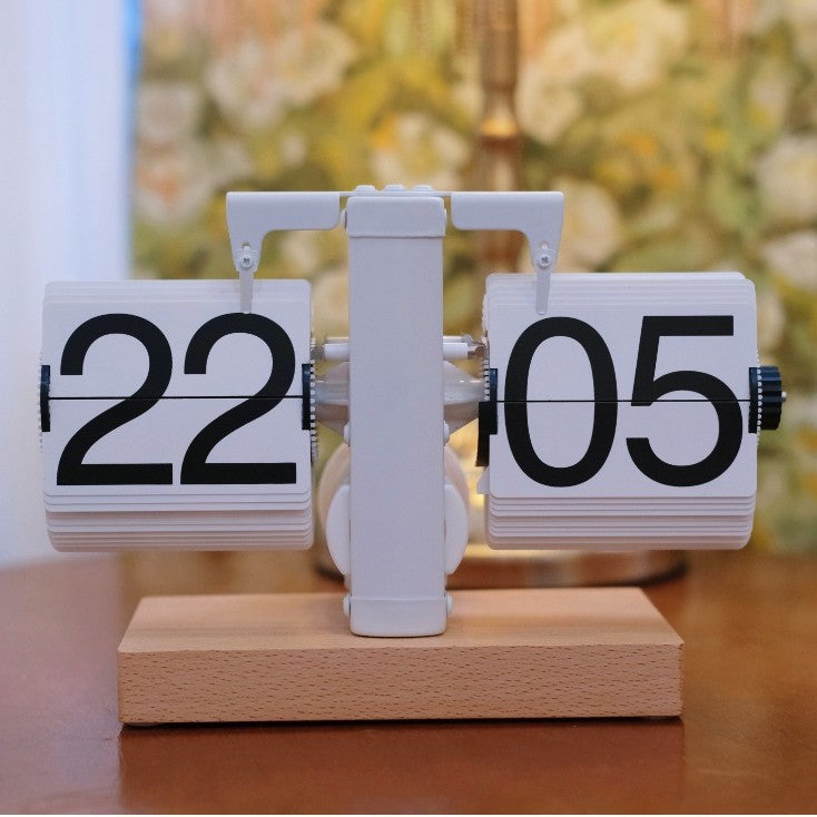 Reloj de Mesa Vintage con Hojas Giratorias