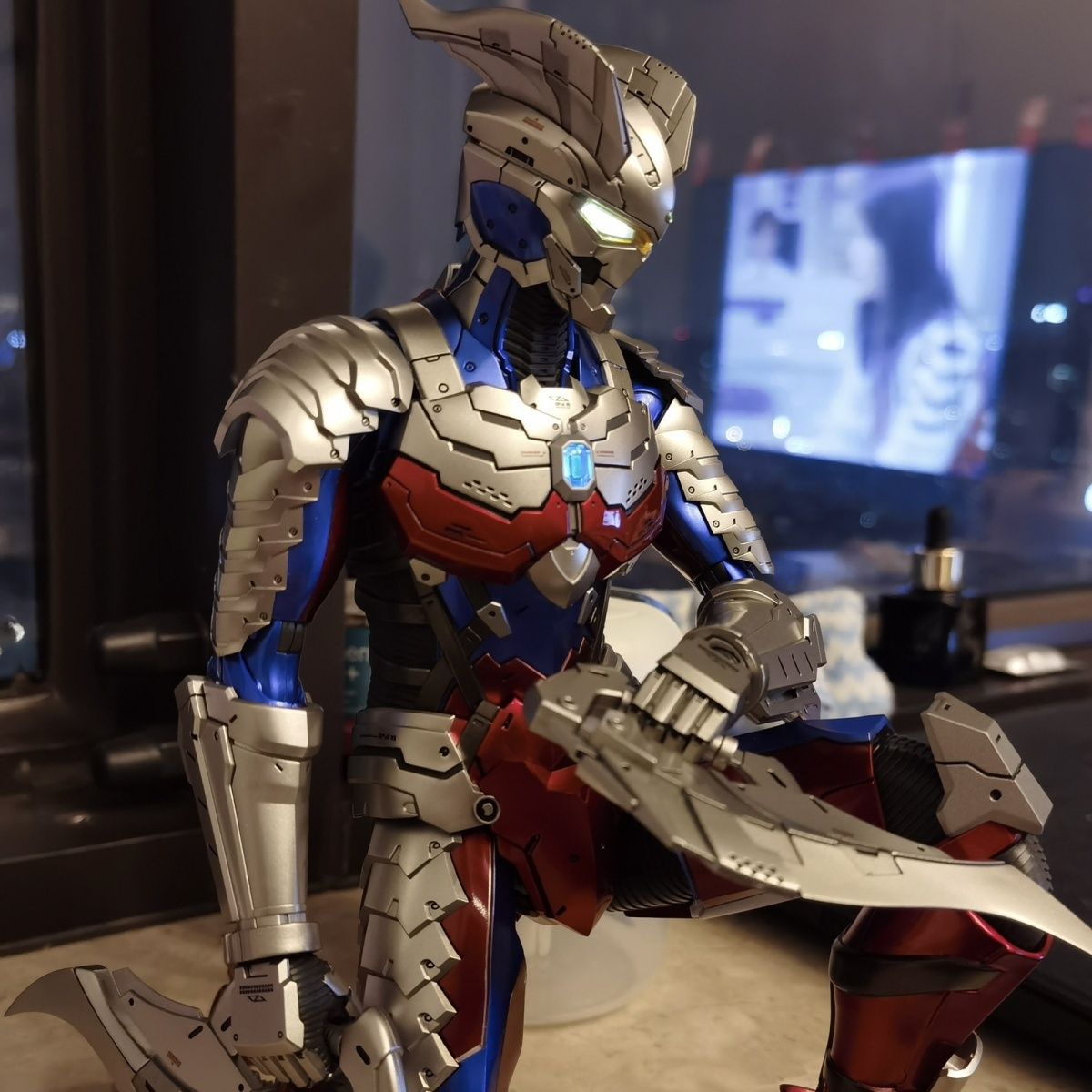 Ultraman Mecha con Armas | Figura articulada 18 y 22 cm - 2