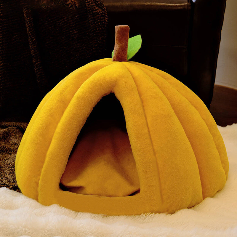 Pumpkin Cat Bed with Leaf Design: Warm, Washable, All-Season Pet Bed