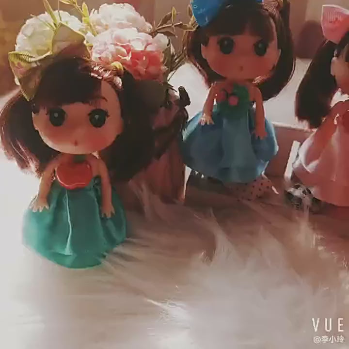Cargar vídeo: Muñeca Pequeña Llavero Coleccionable para Mochila o Bolso