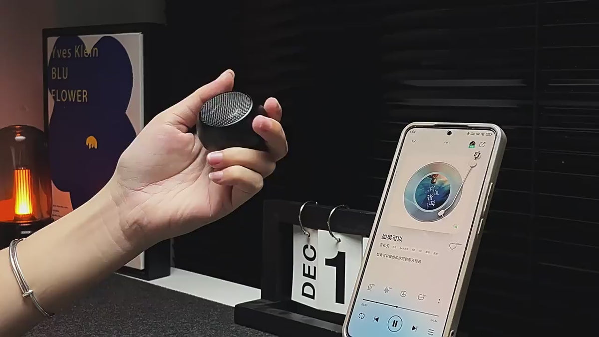 Cargar vídeo: Bocina Bluetooth Mini Portátil con Graves Potentes