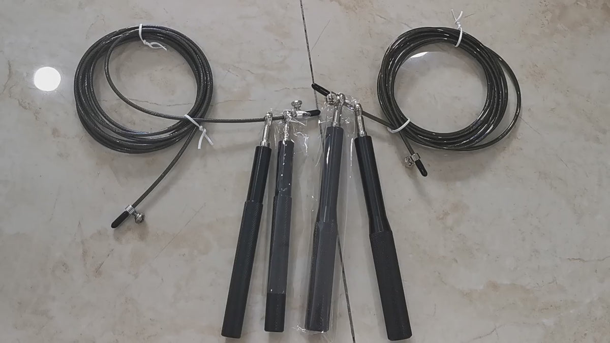 Load video: Cuerda para saltar de aluminio
