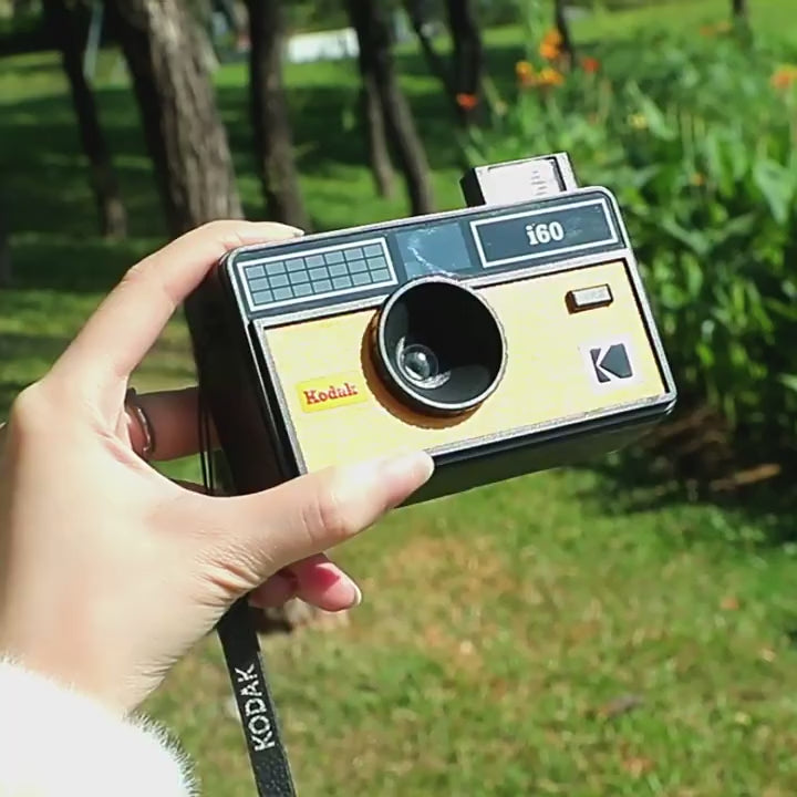 Cámara análoga Kodak i60 con flash | reutilizable