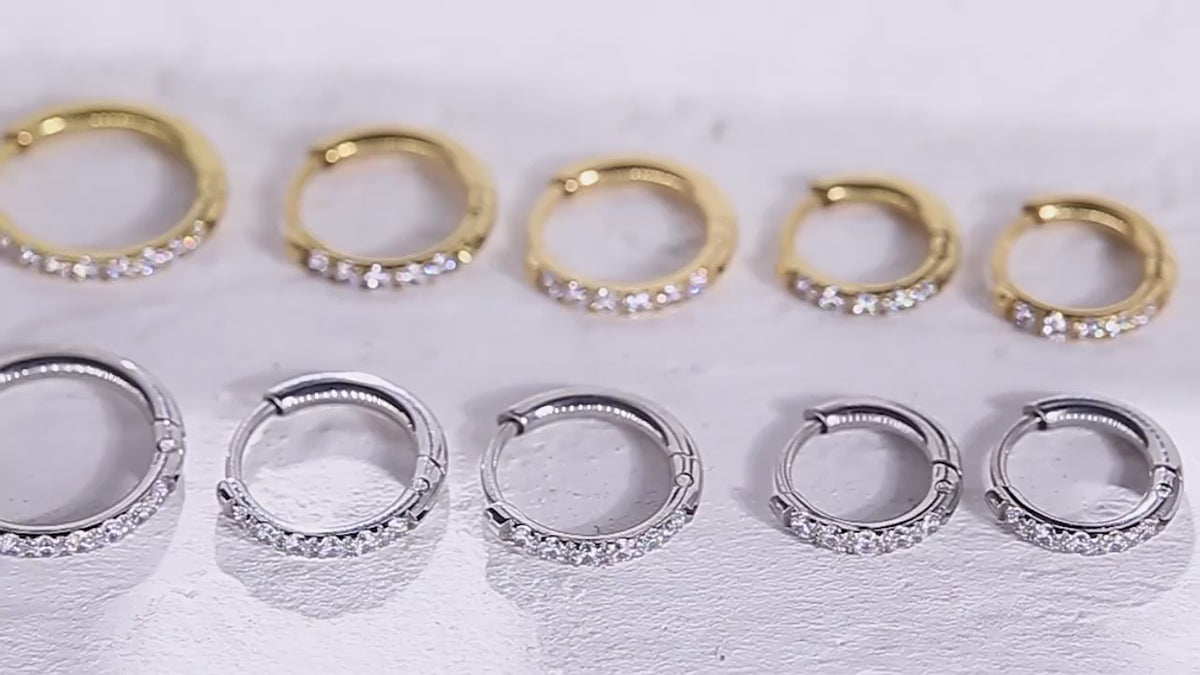 Load video: Aretes de aro titanio con zirconia plateado y dorado