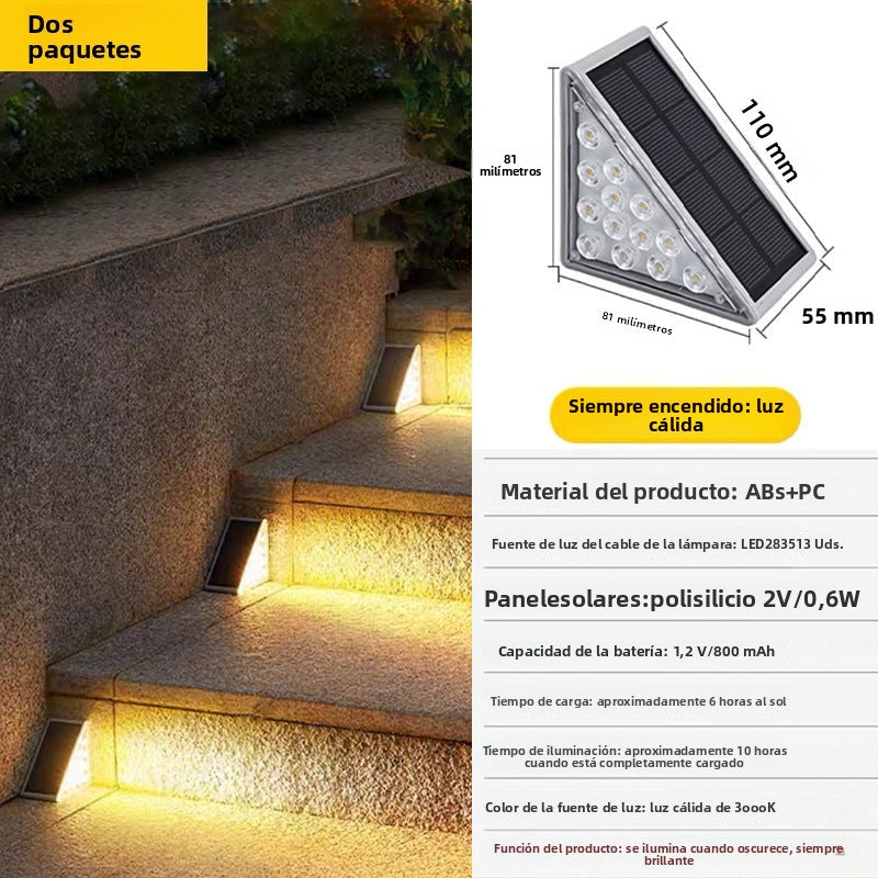 Iluminación exterior con lámpara solar triangular