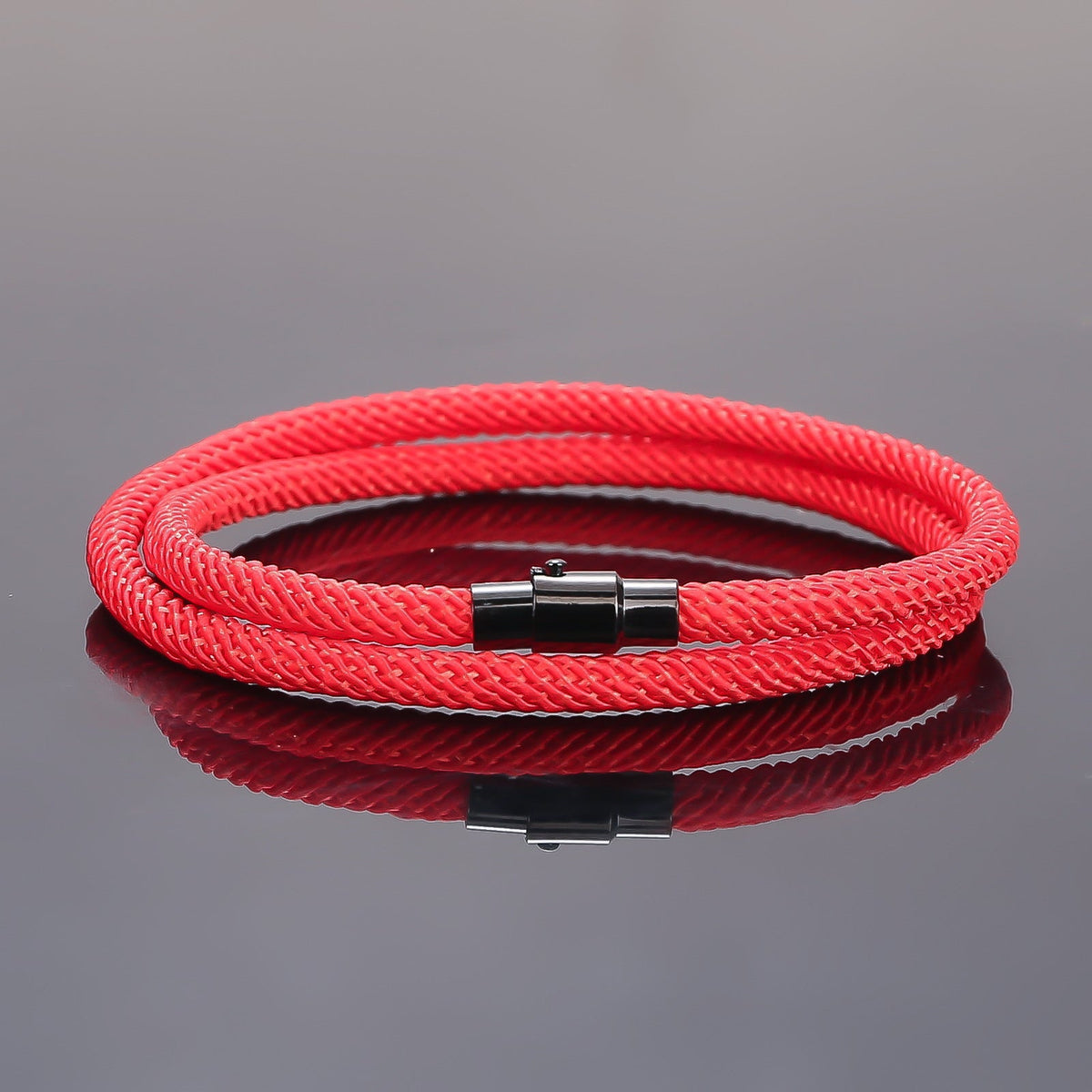 varimg:704565890850:cordon-rojo-broche-magnetico