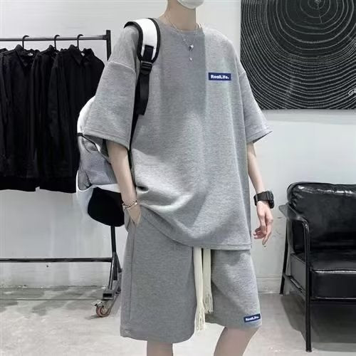 varimg:723691836447:gris