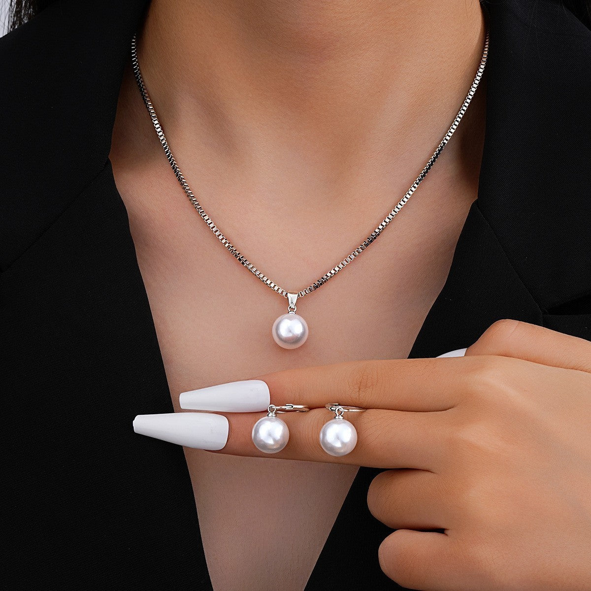 varimg:944841887994:set-collar-perla-plata